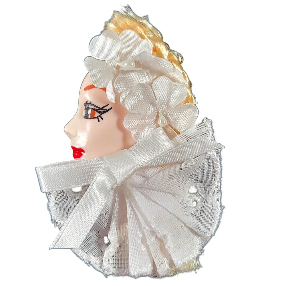 Vintage 1980s Lady Head Brooch Pin White Ribbon Lace Fashion Retro  Gift Box